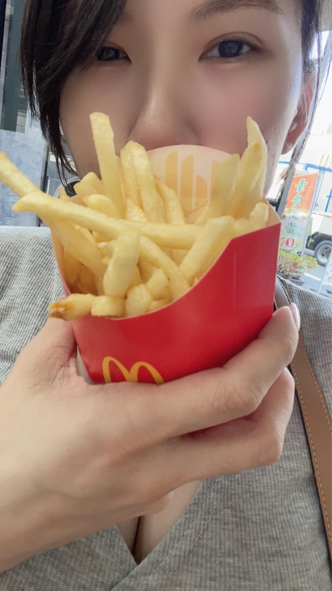 好久沒吃麥當當了吃飽剛好回家睡覺 https://t.co/ikxGhd4xdp