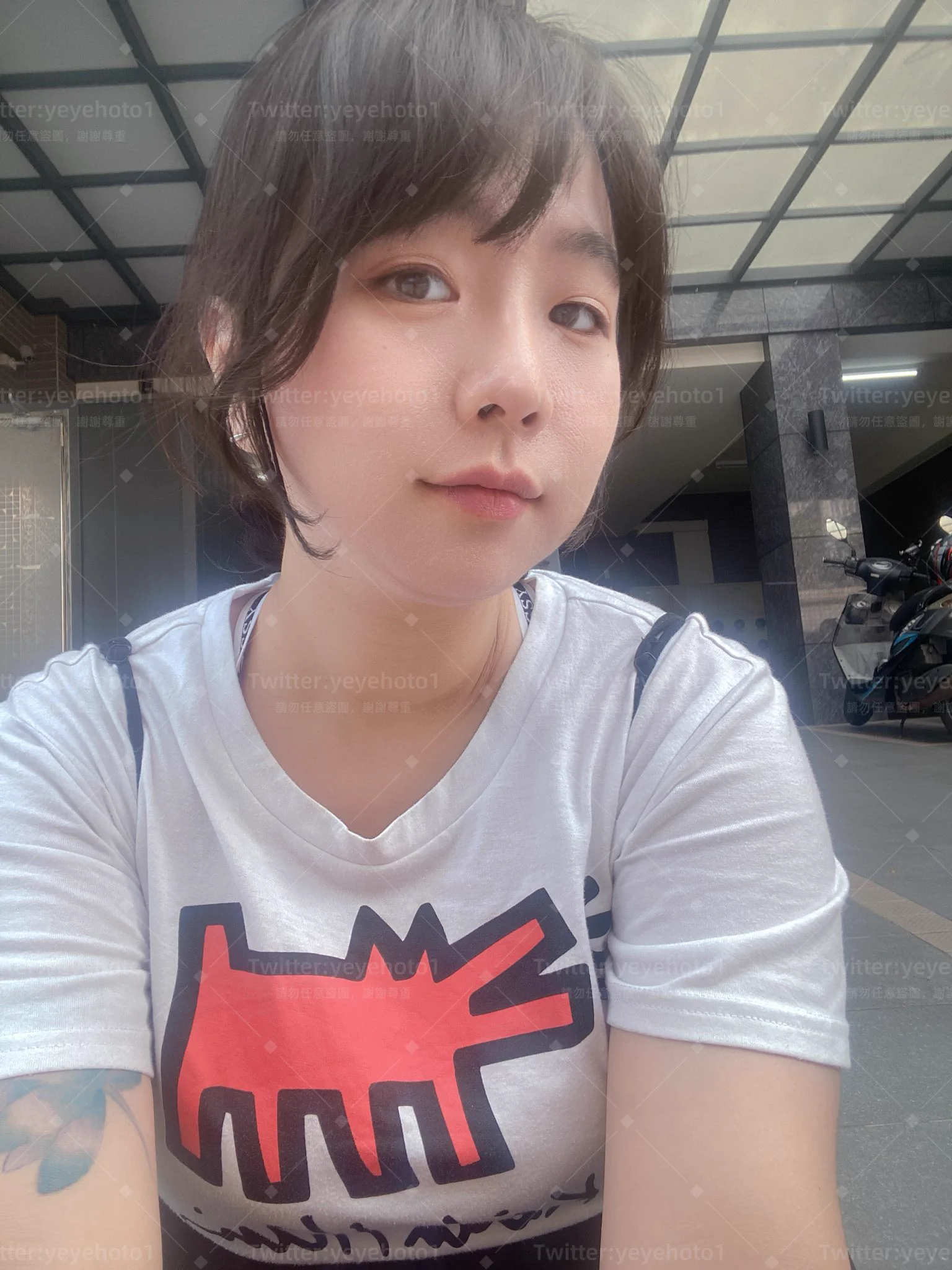 看來國道今天很塞🥲乖乖等客人的夜夜 #肉體佔車位中🤣 https://t.co/V9PSR1Xcmb
