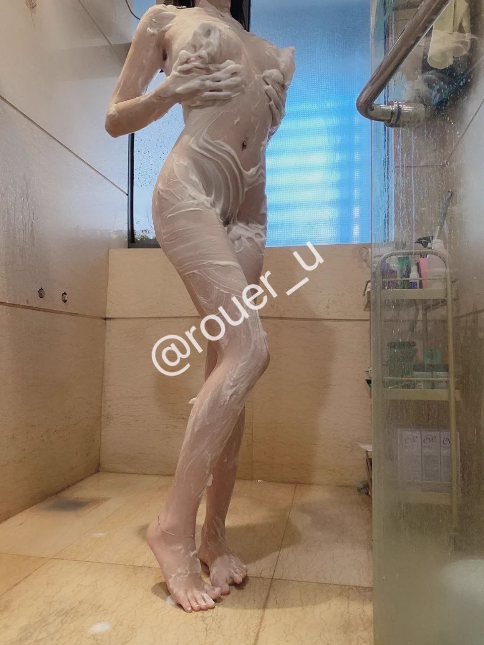 要怎么样才能和你一起洗澡🛁 https://t.co/IqUC0cgAW2