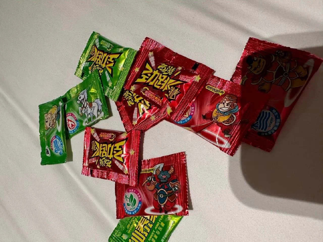 客人 让我把跳跳糖塞进他的p 眼里，这种要求我还是第一次见到，一会评论区发个实 况图 https://t.co/0aezxtRVBB
