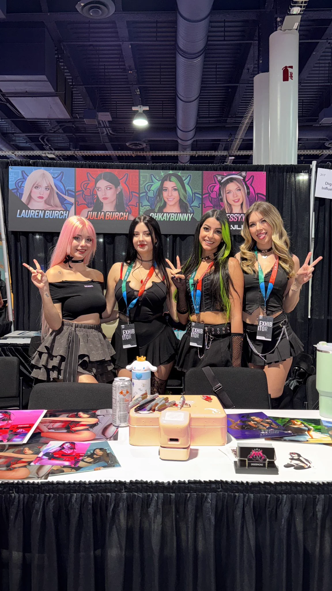We had a blast this past weekend at LVLUP Expo! Thank you to everyone who came out to show their support 🖤 https://t.co/ZKT87e8WpL