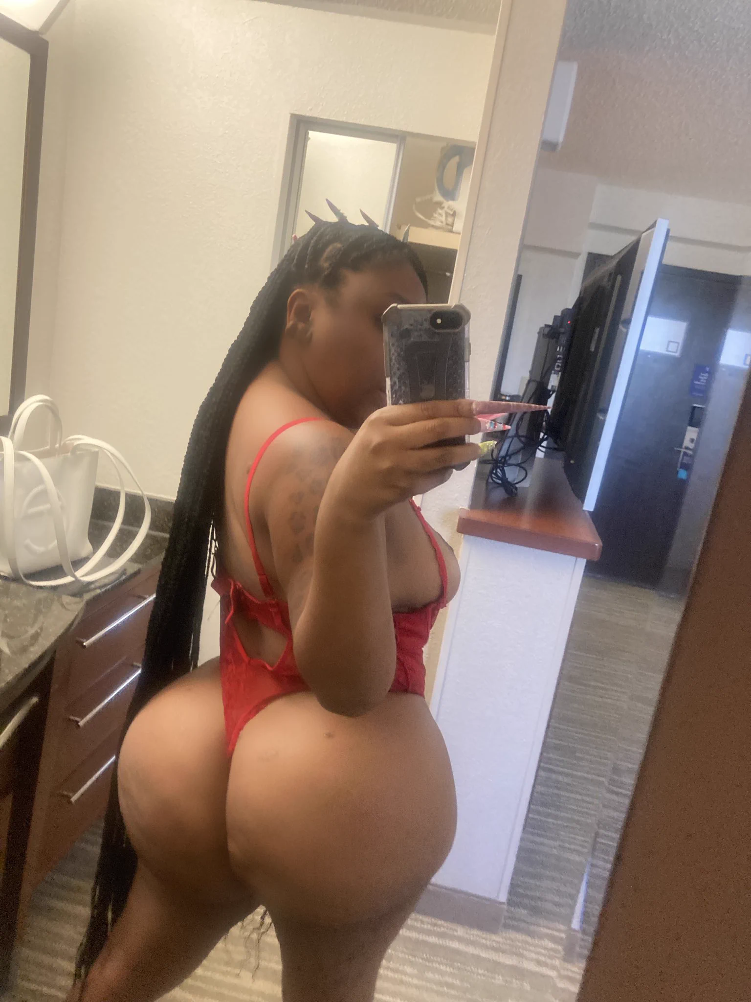 will be in CHARLOTTE , NC MAY 5-10 DM FOR MEETS ✈️💕🤪 https://t.co/sGshlRblim