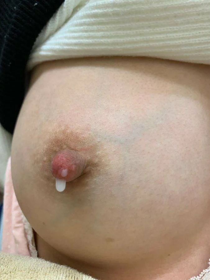 身材恢复中，不知道什么时候才能回到生宝宝之前的身材，最近欲望还特别强，有的时候想着想着奶水都情不自禁的流出来，有人不嫌弃刚生宝宝没多久的我么，也想放纵一下自己满足自己难以磨灭的欲望 https://t.co/iR7nuq6GXb