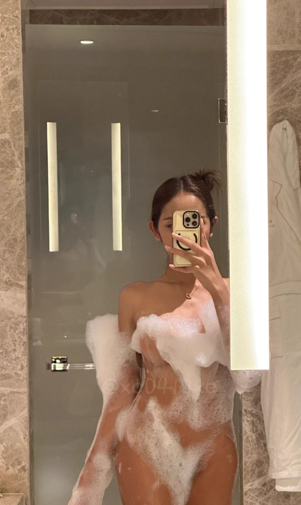 原本只是想洗個澡🛁放鬆一下～結果泡泡太可愛了啦🫧忍不住多拍幾張🥹拍著拍著…好像有點超過了🫣🫧 https://t.co/XHcCAdafO5