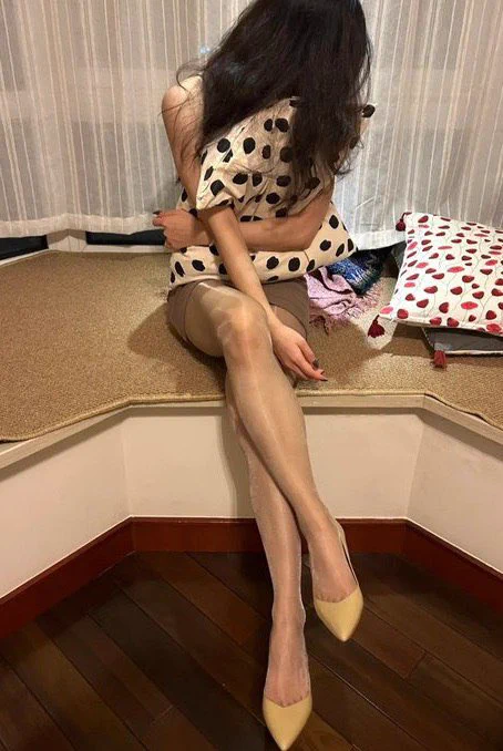 我是天天刮毛，你们刮么，我是没事就刮，舒服，昨晚被小弟弟给我干了一夜，我起不来啦今天好累 https://t.co/xn7XASK9uq