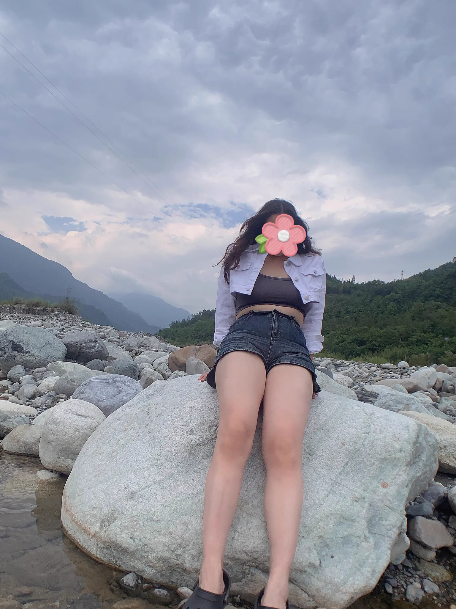女朋友说自己在外边露穴露奶，是不是很没有羞耻心🤔露出投稿：@luchu888888 #露出 #反差女友 #分享女友 https://t.co/OHw6TTsclE