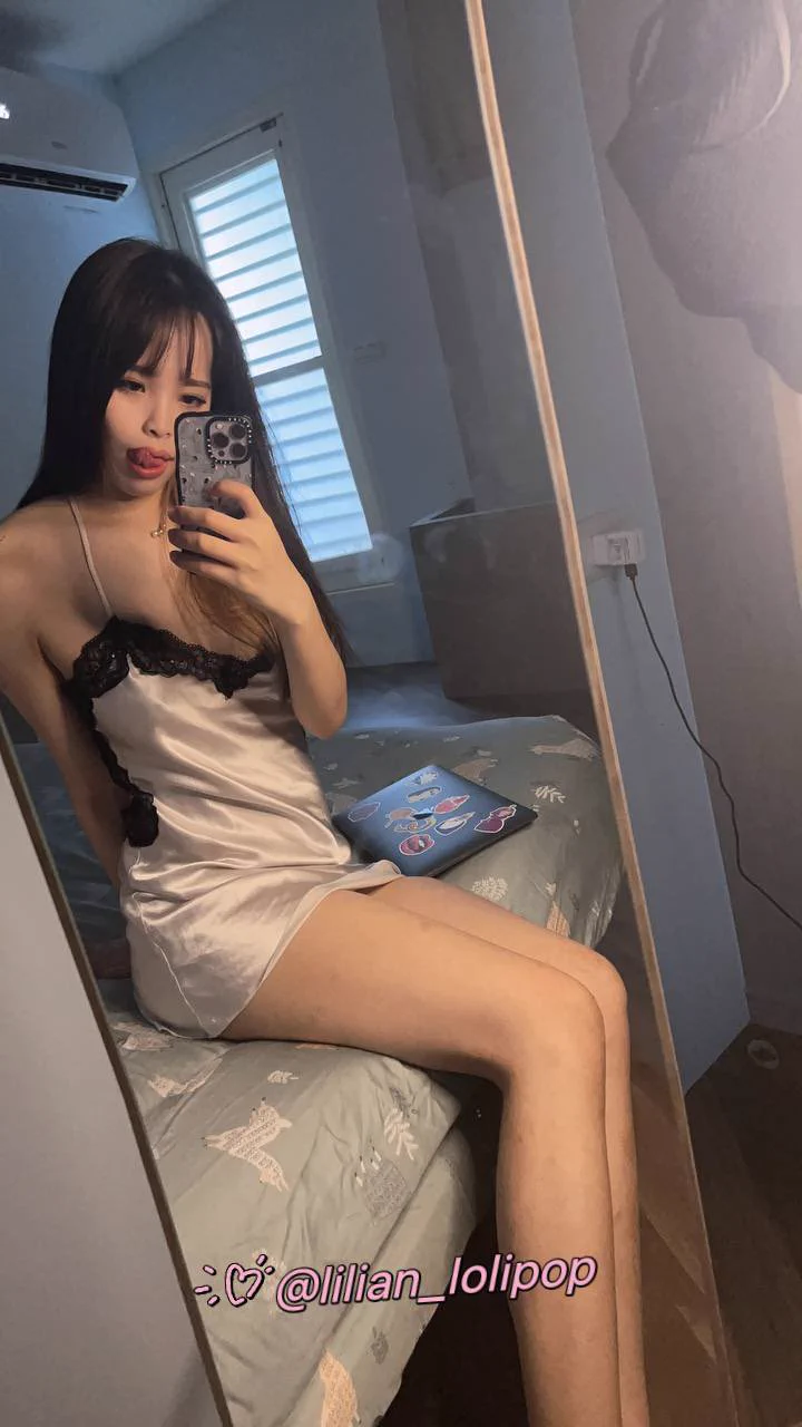 昨天跟粉粉視訊他說我這套睡衣很頂你們覺得呢🥰 https://t.co/2JTR2fBY2v