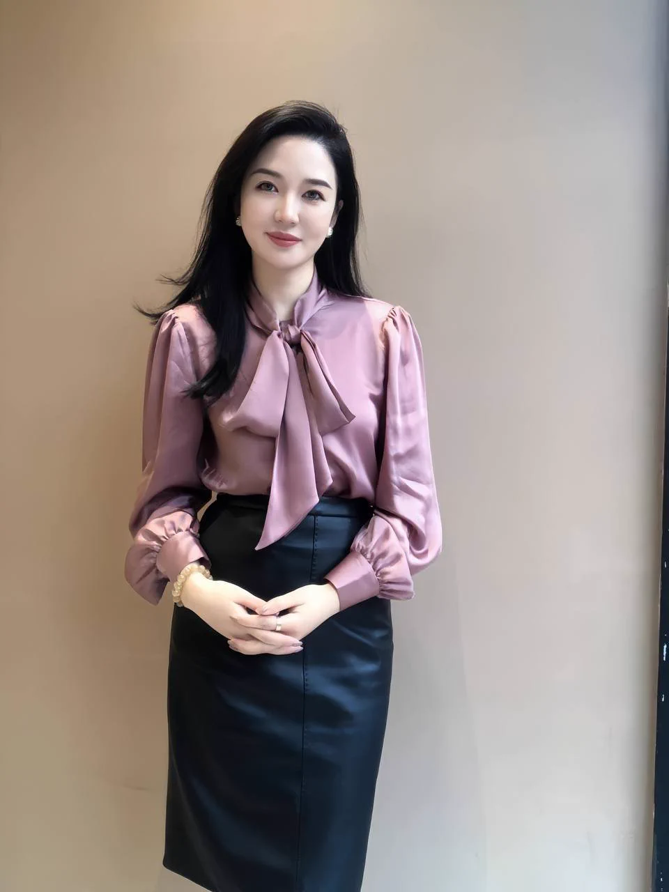 潜骚一下，带你们探索少妇的裙底世界～好像还没有体验过找人文爱聊骚的感觉，可能我更喜欢下线的真实吧！只回复有礼貌的私信，不定期抽粉丝发福利，聊得来的同城可约～ https://t.co/eK2nLL0YxM
