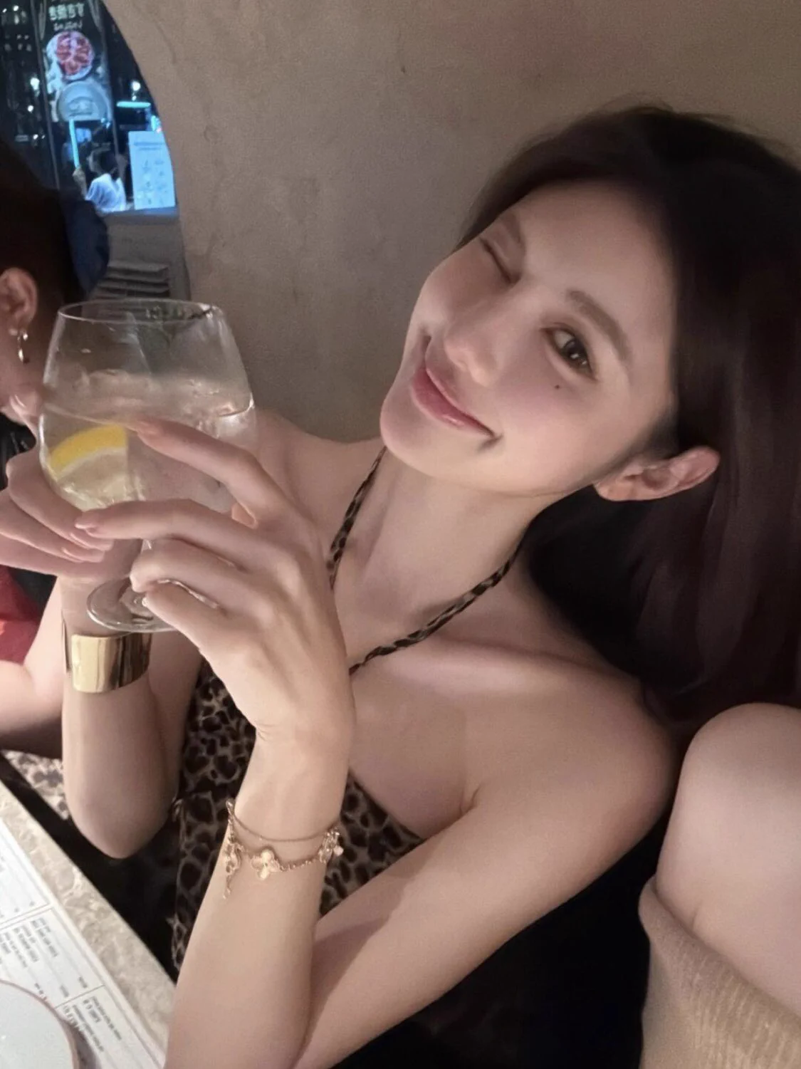 深圳 W174CM 纯欲御姐真🐻38D眼角一颗美人痣———————少爷，Cheers！➡️群：https://t.co/UuwT2JI361 https://t.co/eNCSH7Ocoi