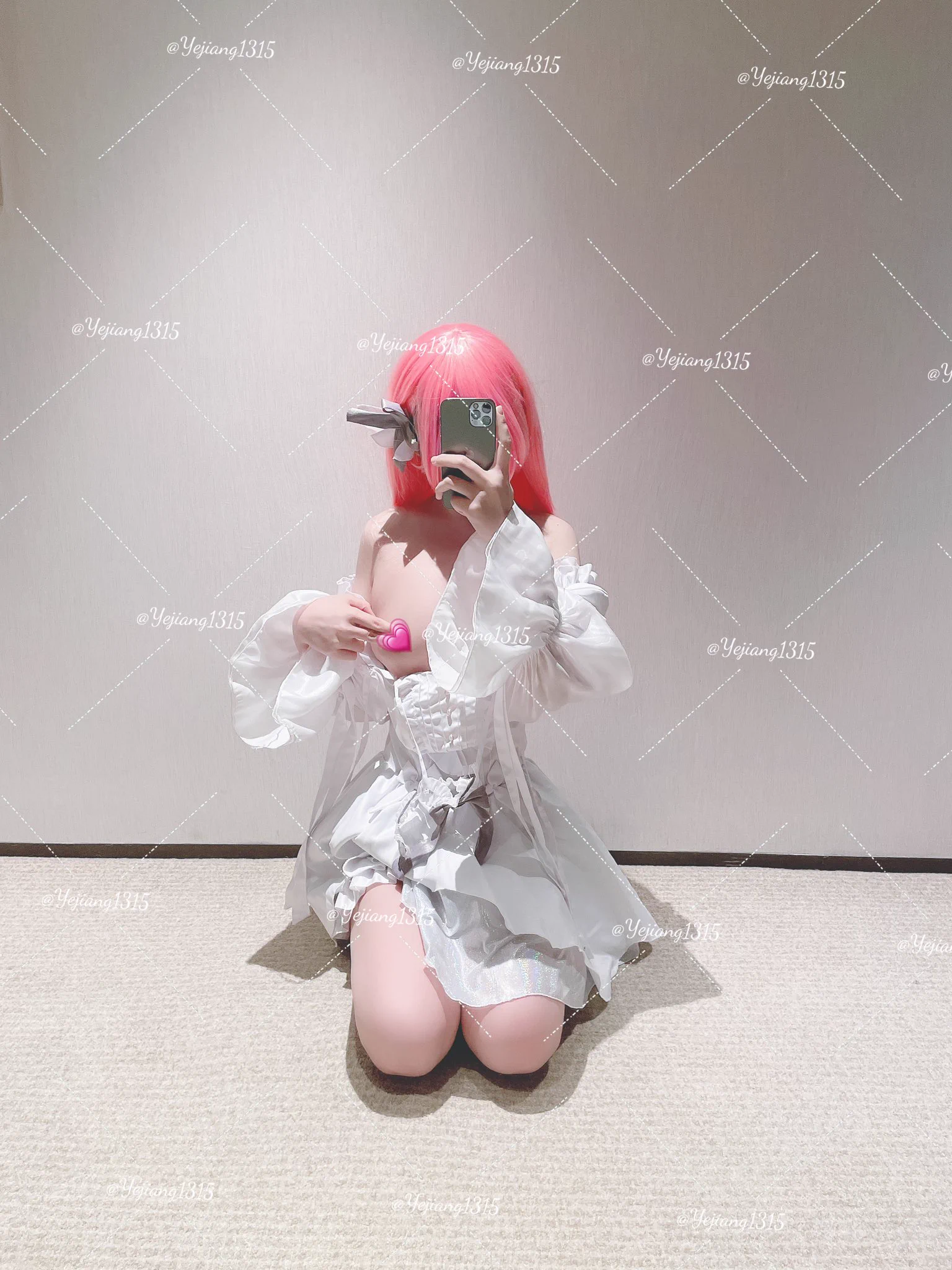 你打游戏笨笨的 好可爱 下把我踢你还是你自己滚@smlnzhl @smlnzhi #cos #NIKKEcosplay #桃乐丝 https://t.co/kik56ywCL1