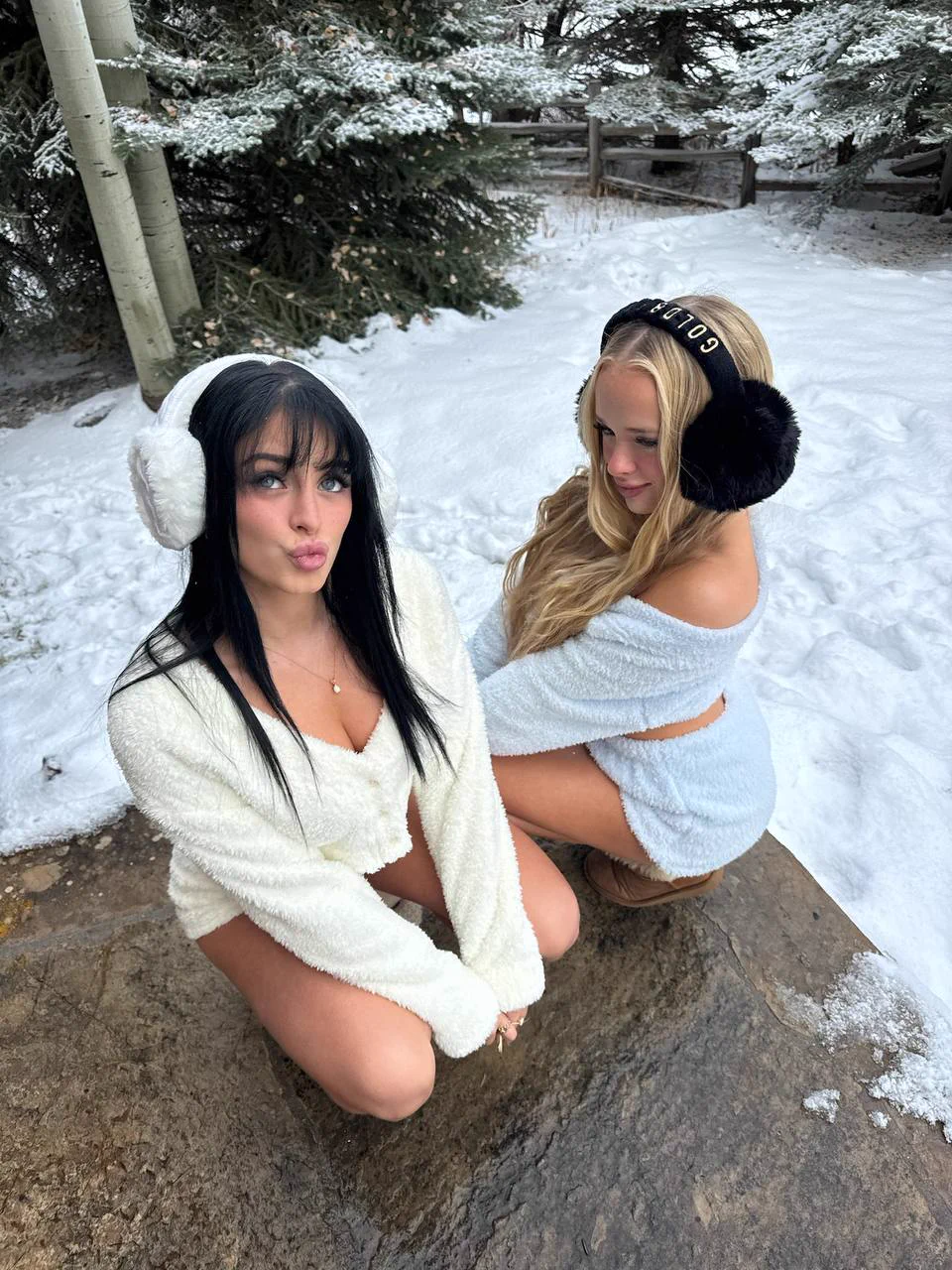 sending anime nudys in dms type '🌸' if u want one https://t.co/RBUwOYt8LK