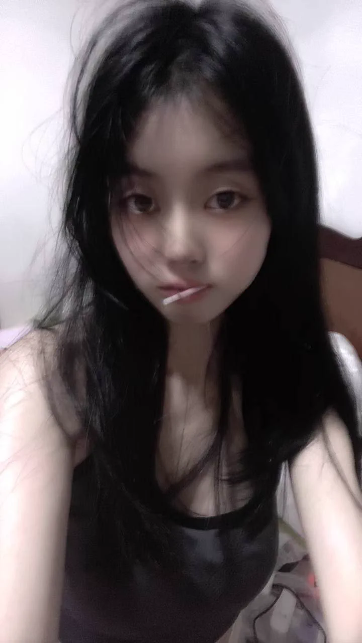 脱光了差点被发现🥺 https://t.co/7qs7ReVDvv