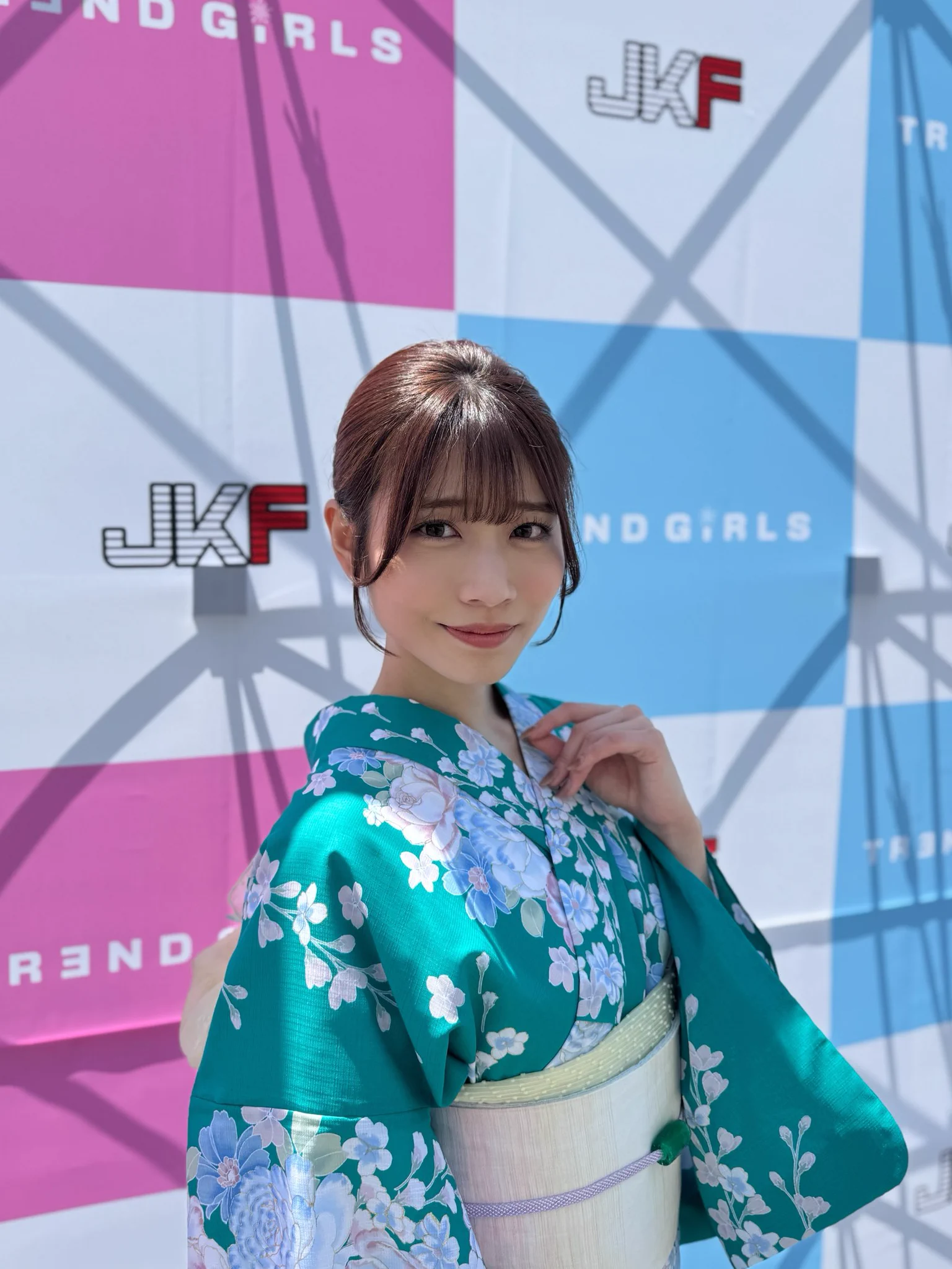 トレンドガールズ撮影会来て下さりありがとうございました📸オリジナル浴衣は緑でした💚💚暑い中ずっと外にいて疲れたと思うので皆さんゆっくり休んでくださいね🙂‍↕️✨ https://t.co/Tp8iQpMNQW