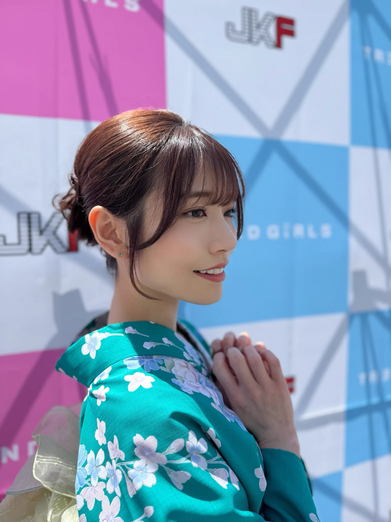 トレンドガールズ撮影会来て下さりありがとうございました📸オリジナル浴衣は緑でした💚💚暑い中ずっと外にいて疲れたと思うので皆さんゆっくり休んでくださいね🙂‍↕️✨ https://t.co/Tp8iQpMNQW