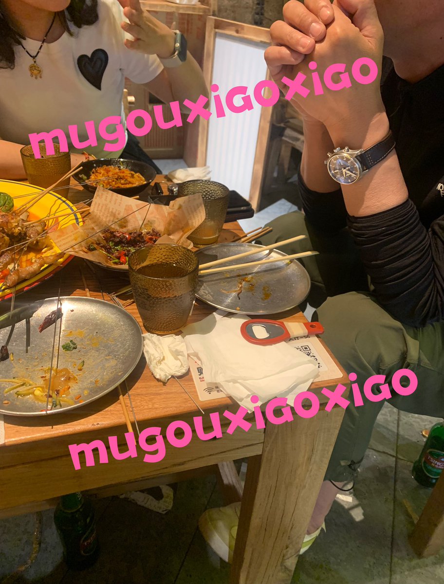 都说酒精是最好的春药，一点都不假，开怀畅饮的俩人，眼神都快拉丝了 https://t.co/rxB7eoEMV1