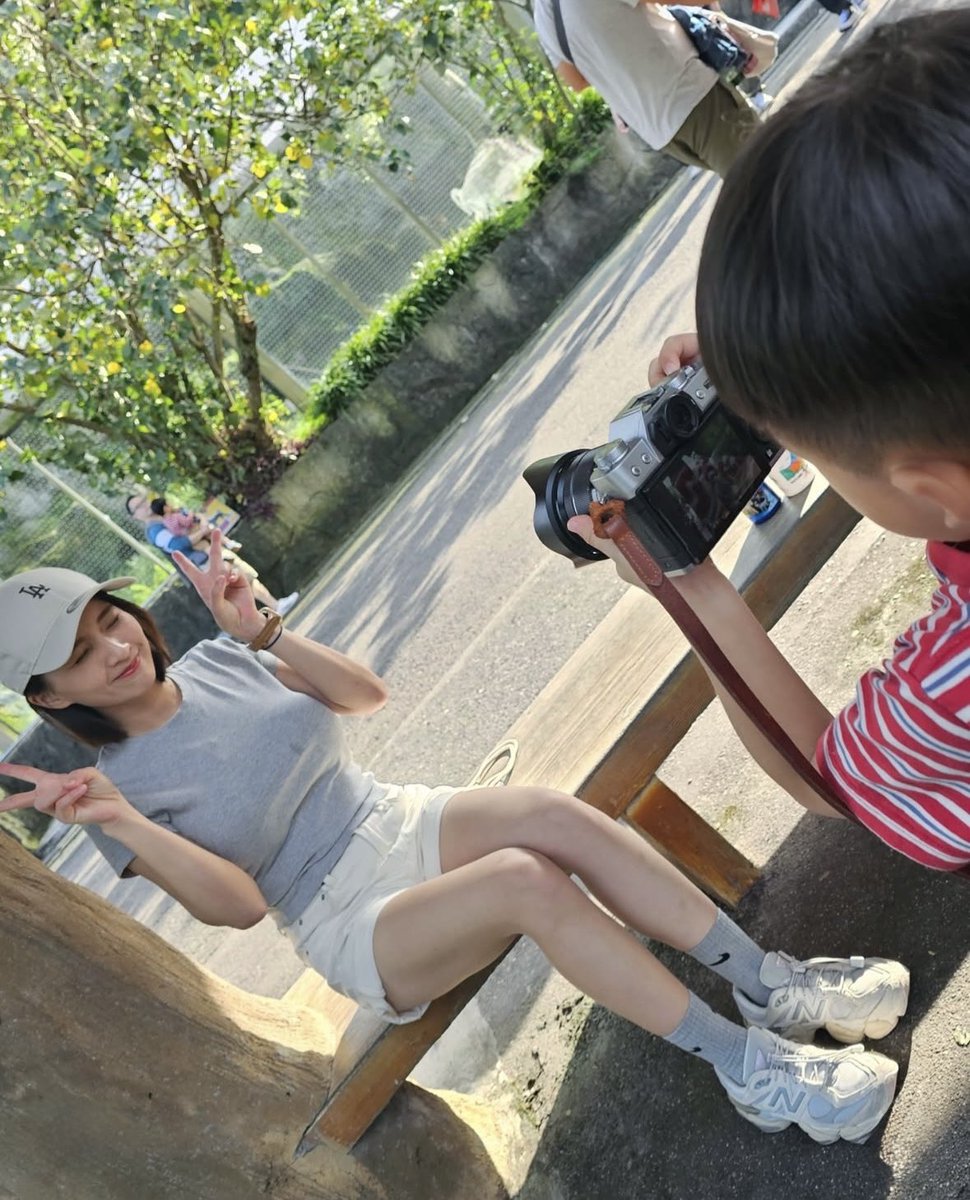這是寬哥之前的作品集很認真拍 還在學習怎麼拍媽媽 https://t.co/obGm7ympe5