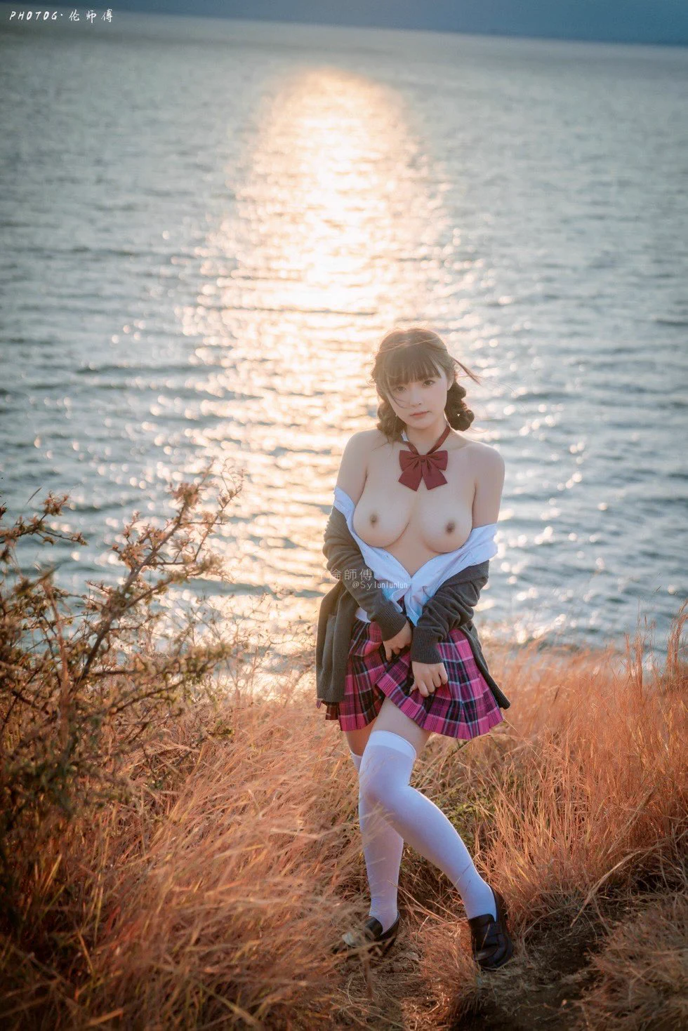 𝒕𝒉𝒆 𝒔𝒆𝒕𝒕𝒊𝒏𝒈 𝒔𝒖𝒏 🌇 📸：@SYlunlunlun 🧚‍♀️：@iFluffyPotato 抄送@ToBulma @ToBulaer @KawasawaSen @BulmaList #LUNSHIFU #旅拍 #露出 https://t.co/tto9qtzBKC
