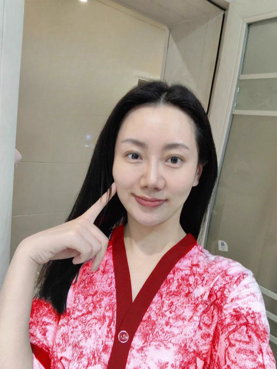 比起做爱的枯燥，我更喜欢有一场完美的前戏～想要从头到脚的爱抚，滋润我每一个敏感地带，在我淫水泛滥的时候直击我的花心…这种用心且被完美把控的前戏只有大叔才会给我吧～今天穿着丝滑的睡衣拍了很多私密照，想要的点赞➕私信，想约的注明来意（会玩的大叔优先～） https://t.co/a7ni6EWHrY