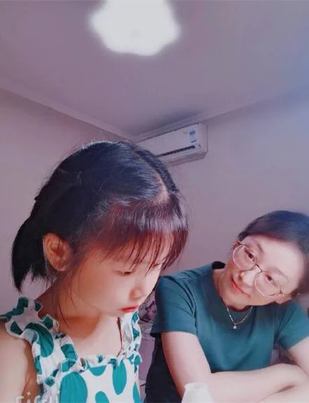 凡是给老师这条点赞的，全部送私密照，主页自取😁 https://t.co/oyf6mfLCYu