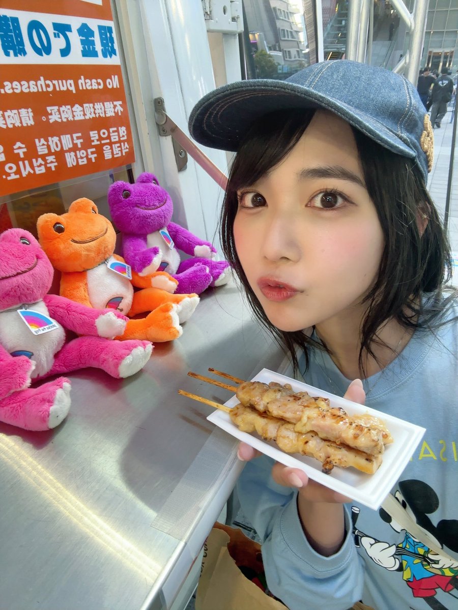 #カブキアゲ ありがとうございました！

MCから始まり、#2i2 はライブ2回出させていただき盛りだくさんうれしかったです🥰
野外ステージ初めて立って気持ちよかったし、大好きなZeppも最高でした！

帰りは目の前の「アメトーーク！×－196 おつまみ横丁」によって焼き鳥食べた💕 https://t.co/tuBFIuYBub