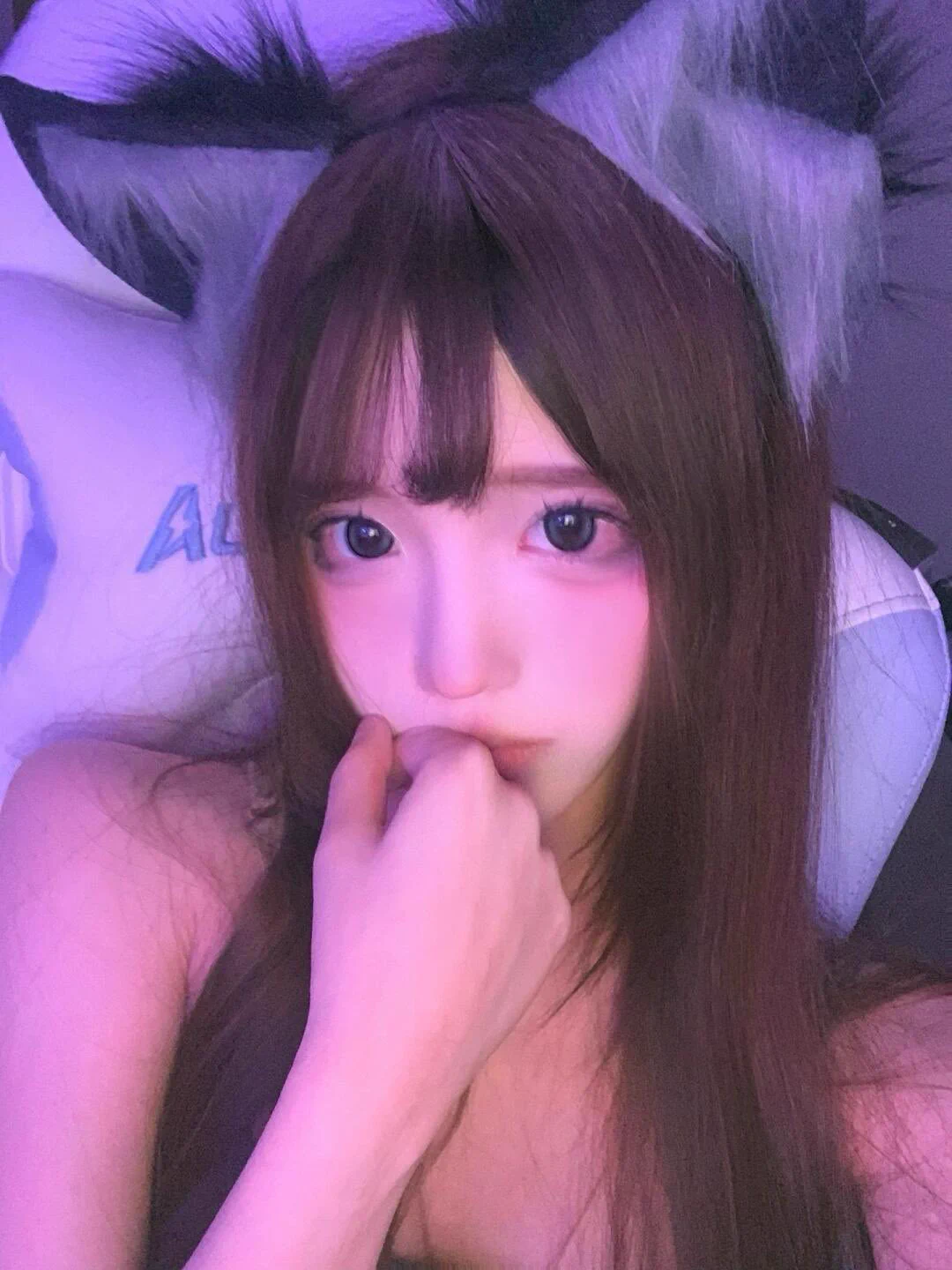 我掐指一算，床上缺你 https://t.co/M5NnPNcdOV