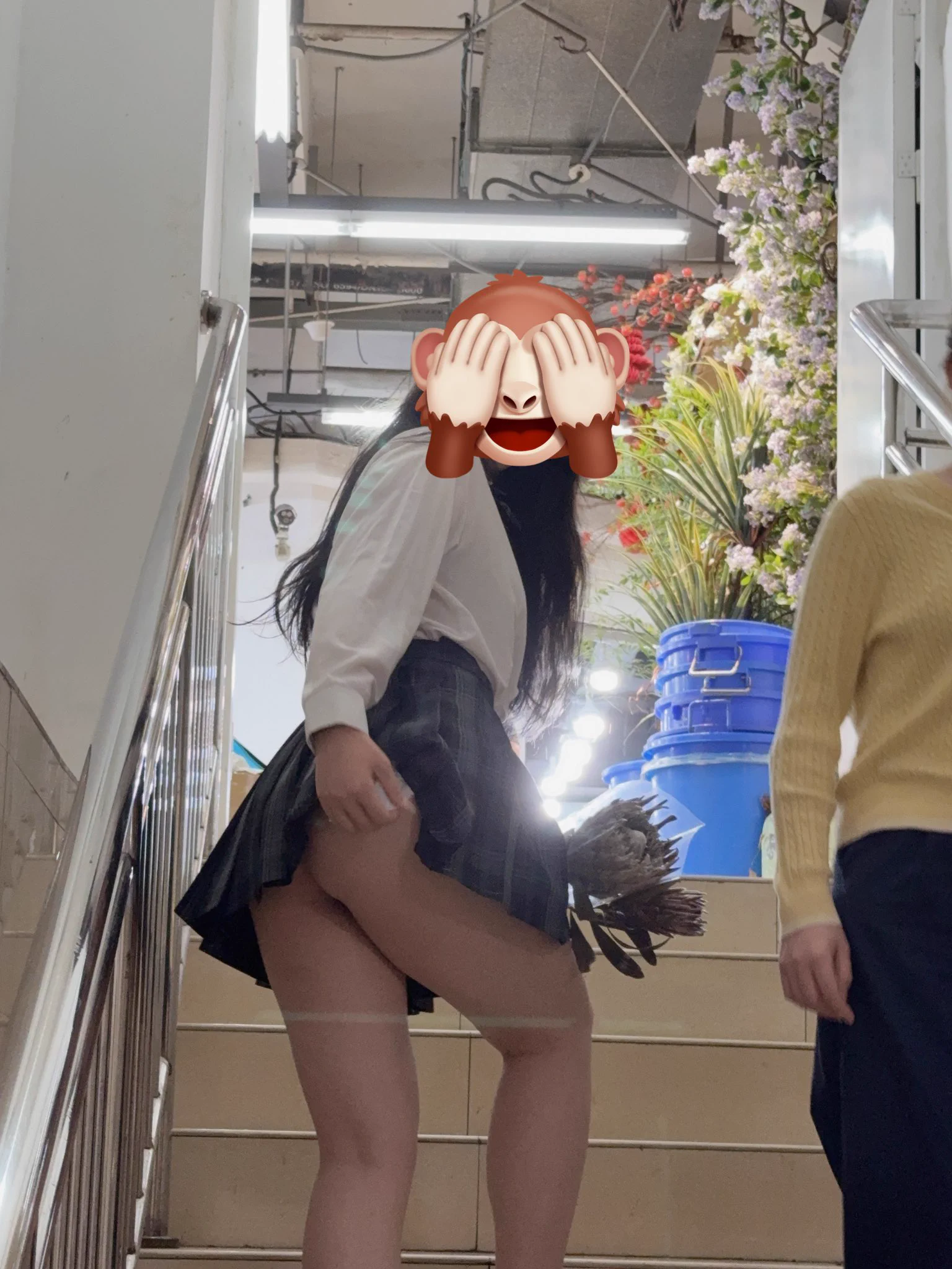 今日露出拍的太忘我，阿姨走到旁边都没发现🙈不知道有没有看见#苏州 #露出 https://t.co/X9OIDZWcI5