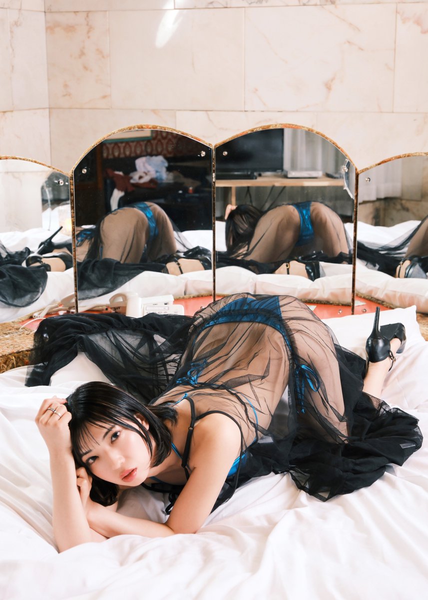 鏡越し

📸（@buchi_buchio ） https://t.co/PwheqSr19V