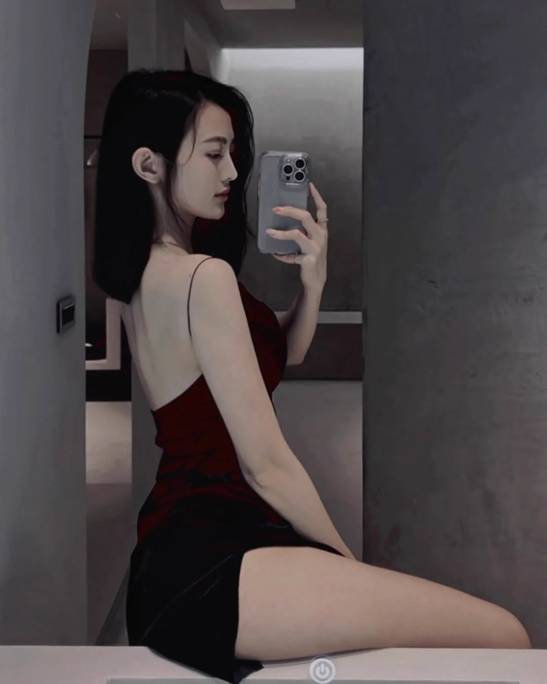 无聊的生活，无法燃起任何激情，欲望得不到满足，做什么都专注不了，玩了这么些天，发出去的帖子像是石沉大海，击不起半分波澜。这上面有交友的吗，看到的私信让我体验下消息99+的感觉 https://t.co/RKIp9rzX4B