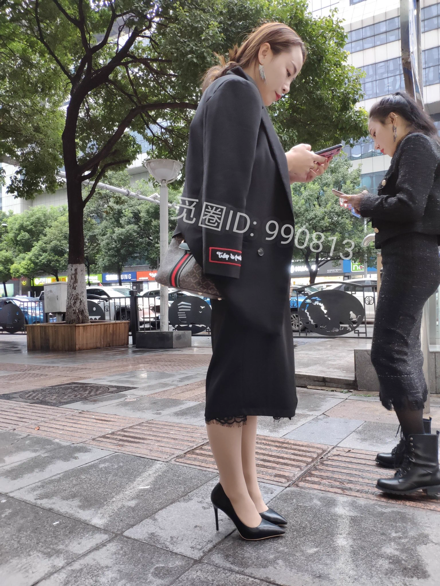 肉丝极品高跟制服套装#街拍美腿 #街拍美女 #人妻少妇 https://t.co/jigWqqvKsf