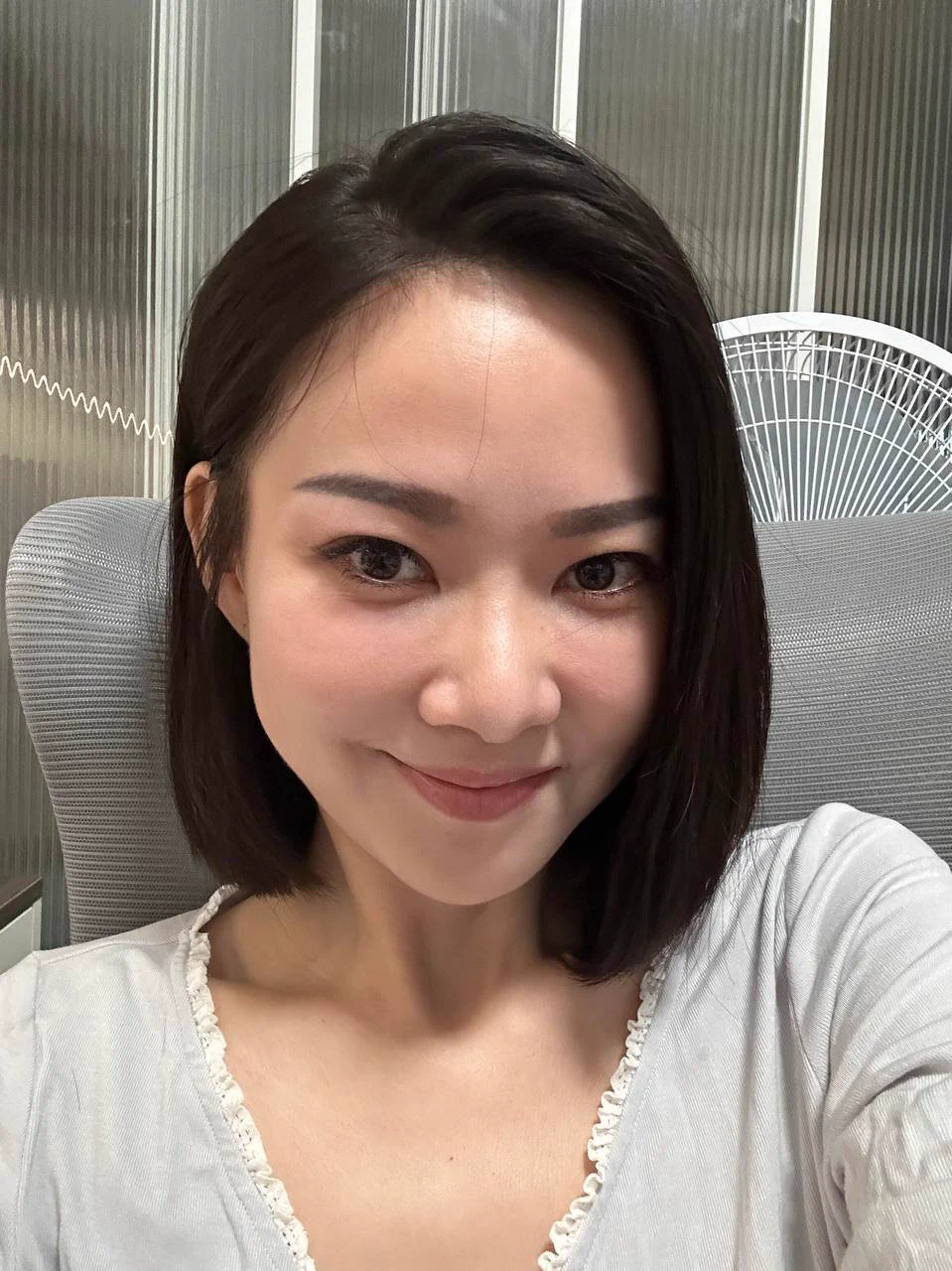 老粉都知道吧，丹姐有健身的习惯。毕竟白天上班带娃太忙了，晚上有时间就要运动一下～这次买的骑行台很有用，一边分泌多巴胺，一边分泌内啡肽，效果应该是拉满了…全裸健身的感觉刺激又释放。不过如果是因为做爱才得来的汗水，应该更舒服吧～有没有粉丝想试试自己能坚持几分钟？私信可以报名哦… https://t.co/PObsfUeL64