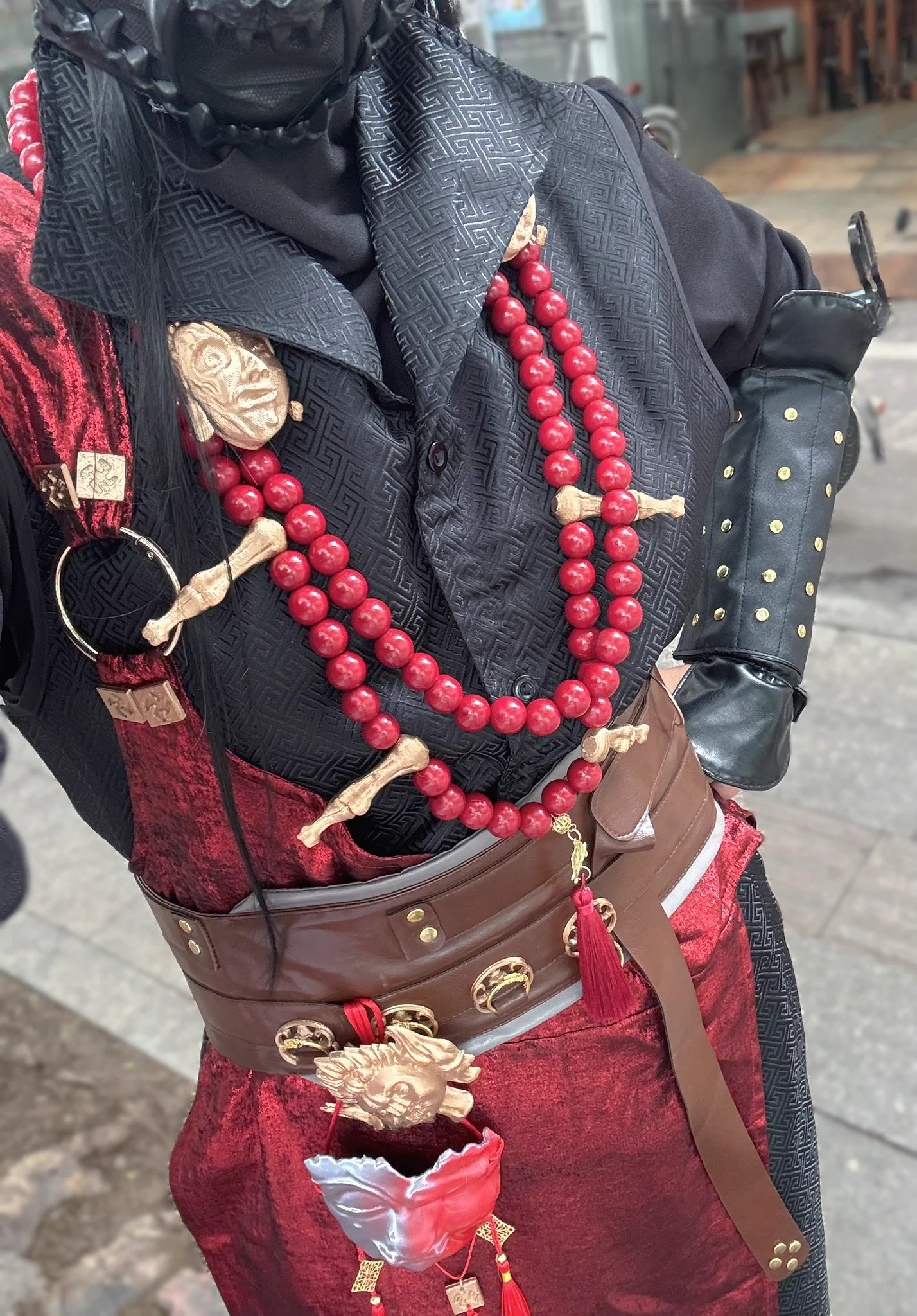 终于知道为什么花木兰看不出来是女的了，我的大奶大屁屁穿了这个衣服之后全部不见了，非常显瘦 https://t.co/sjnZAULkZ2