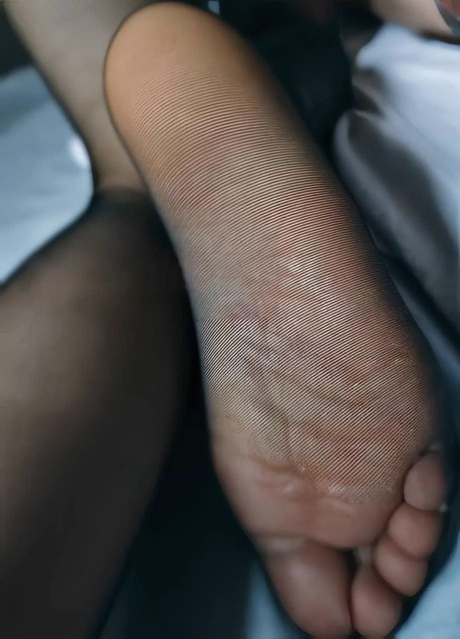 身体的欲火难消，躁动的情绪让我春心荡漾切思绪万千…我最爱的姿势摆在你面前，你会像饿虎扑食一样得像我扑来，还是会细细品尝再和我进行鱼水之欢呢？ https://t.co/3dNU7bdUxX