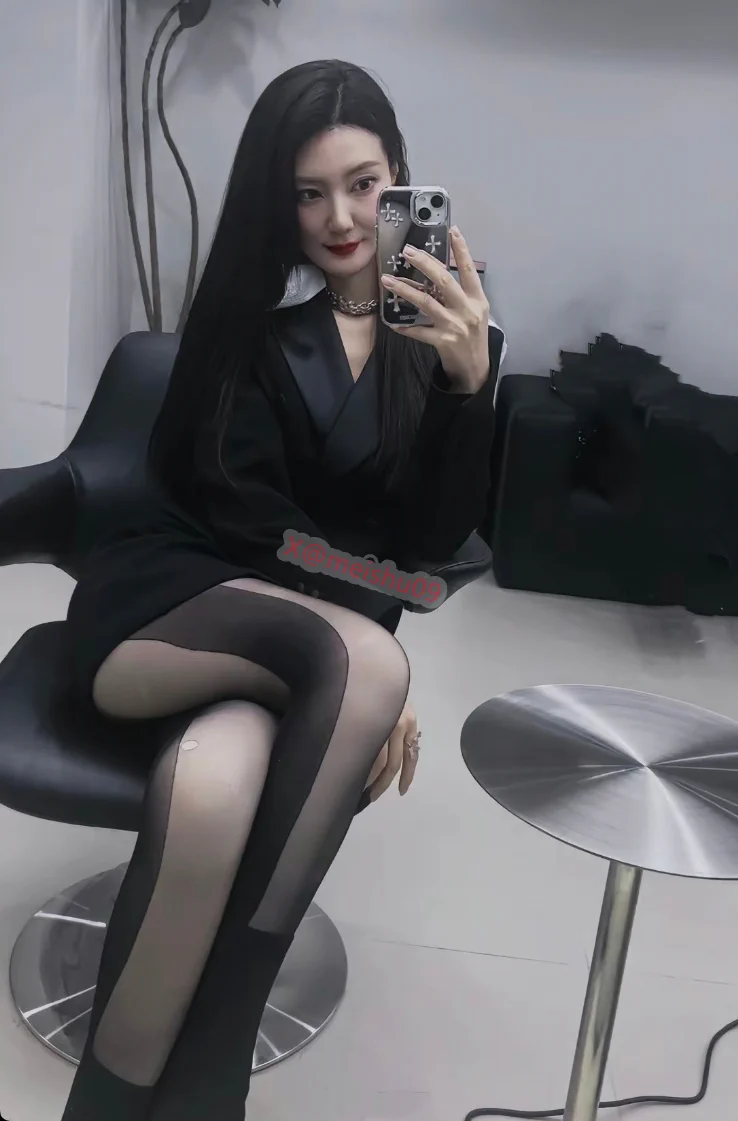 月亮不会奔向你，但我会不远万里。 https://t.co/XUuWFbzxMd
