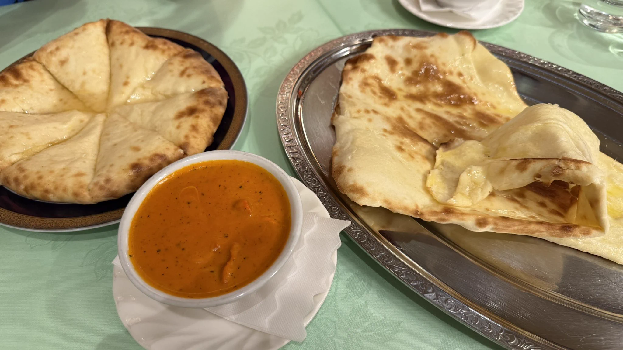 この東京旅行で食べたインドカレーとチーズナンたち🍛 https://t.co/M6izuYc8N4