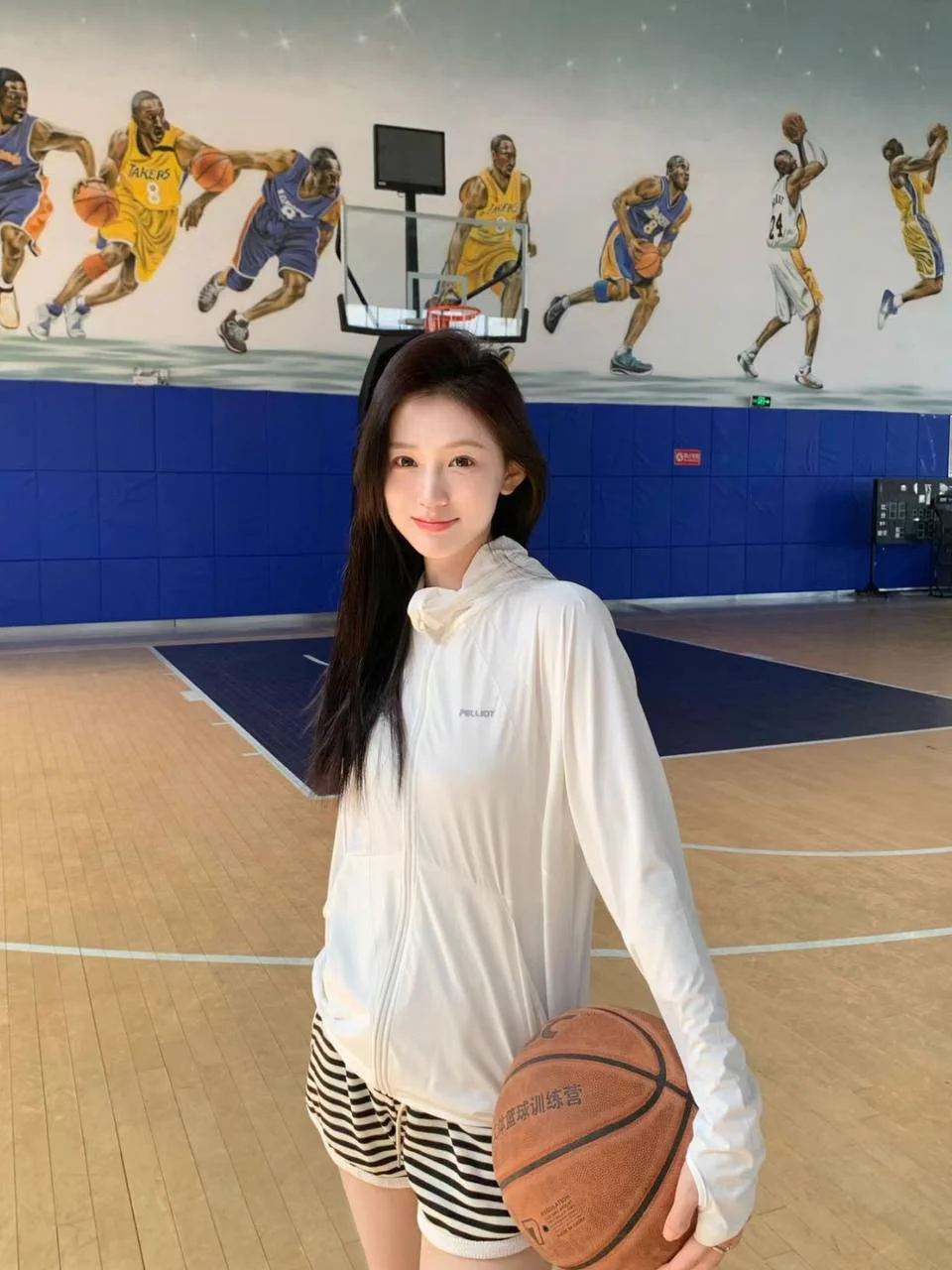 #上海 家5外W LL177-C-52kg 真实学生👩‍🎓 • 体重52kg身材比例匀称• 平常做做网拍模特 喜欢旅游tg群：https://t.co/9GDHeH2i41 https://t.co/heh2vdX8wc