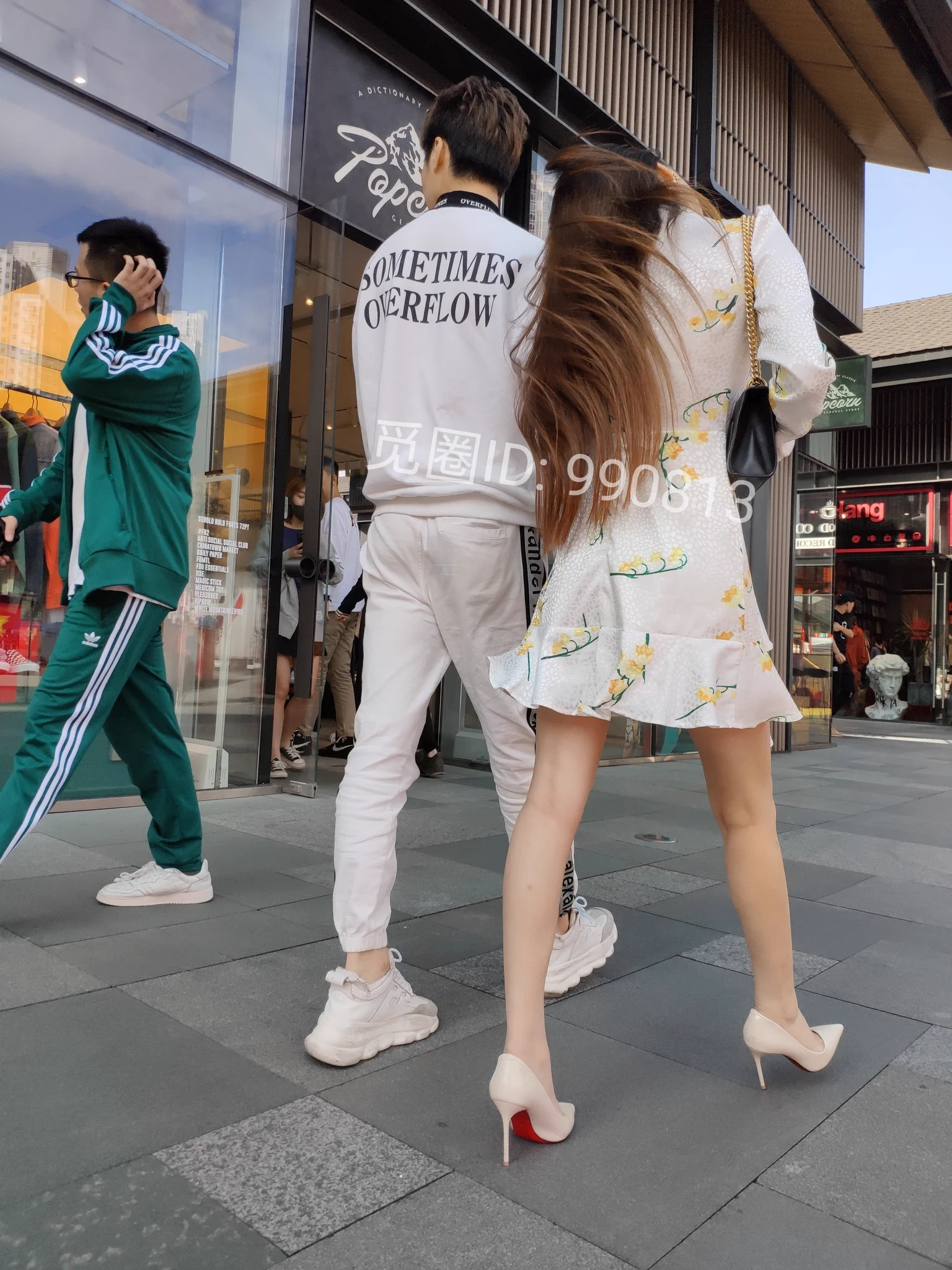我的风骚极品女友#街拍美腿 #街拍美女 https://t.co/QqOLaQw6Pm https://t.co/PSgvqhCI6c