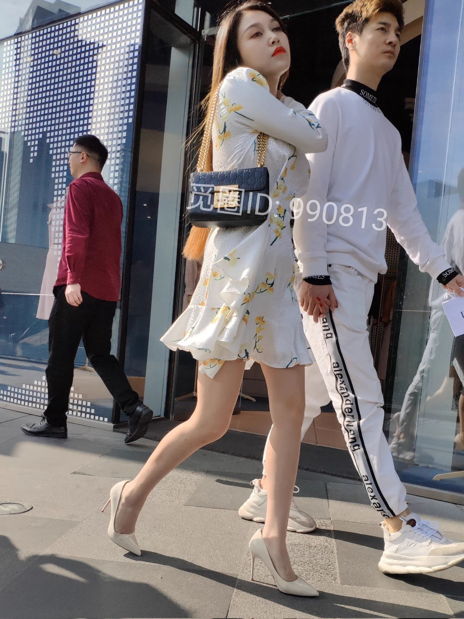 我的风骚极品女友#街拍美腿 #街拍美女 https://t.co/QqOLaQw6Pm https://t.co/PSgvqhCI6c