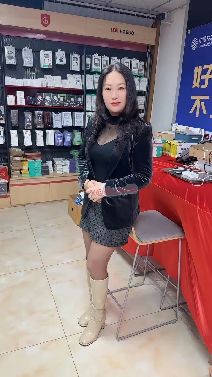 我看大奶老板娘也是风韵犹存 https://t.co/vPik724RN4