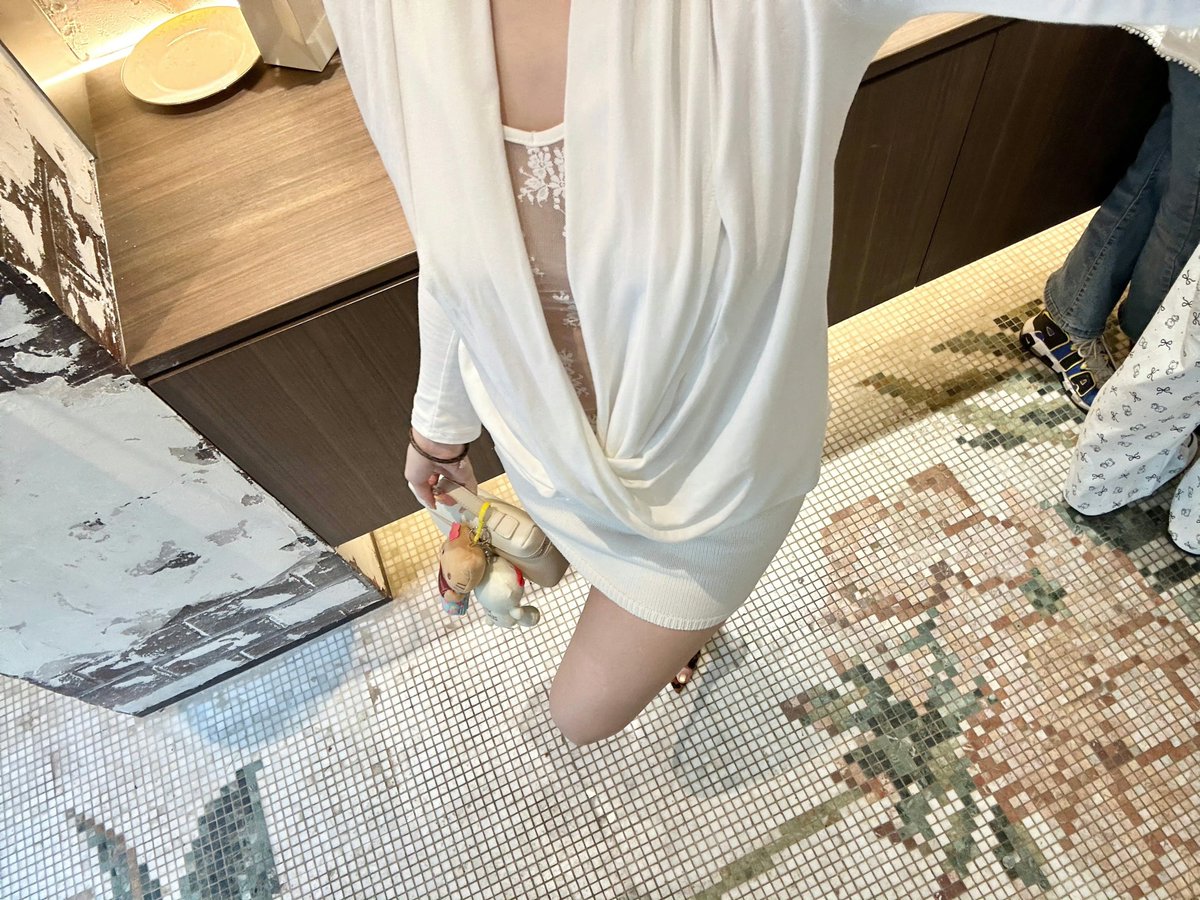 小妈感 猜猜是不是真空上阵 https://t.co/AYDL96yakJ