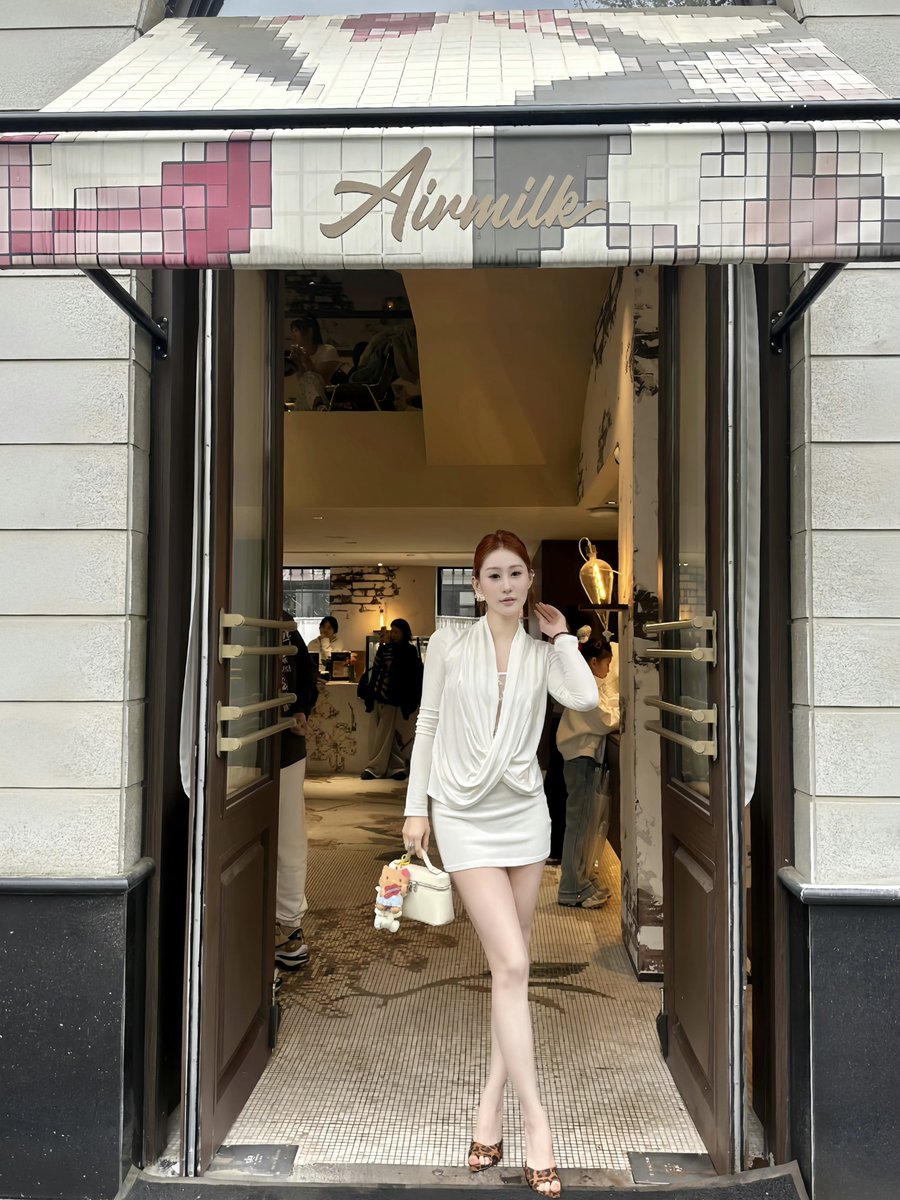 小妈感 猜猜是不是真空上阵 https://t.co/AYDL96yakJ