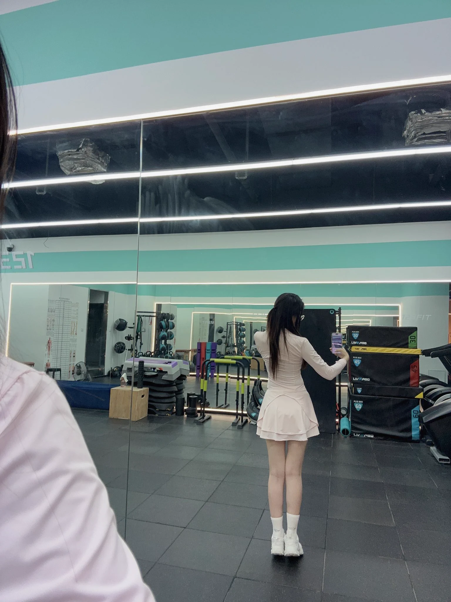 今天25度，我开始穿裙子。 https://t.co/5ow6vn8y3X