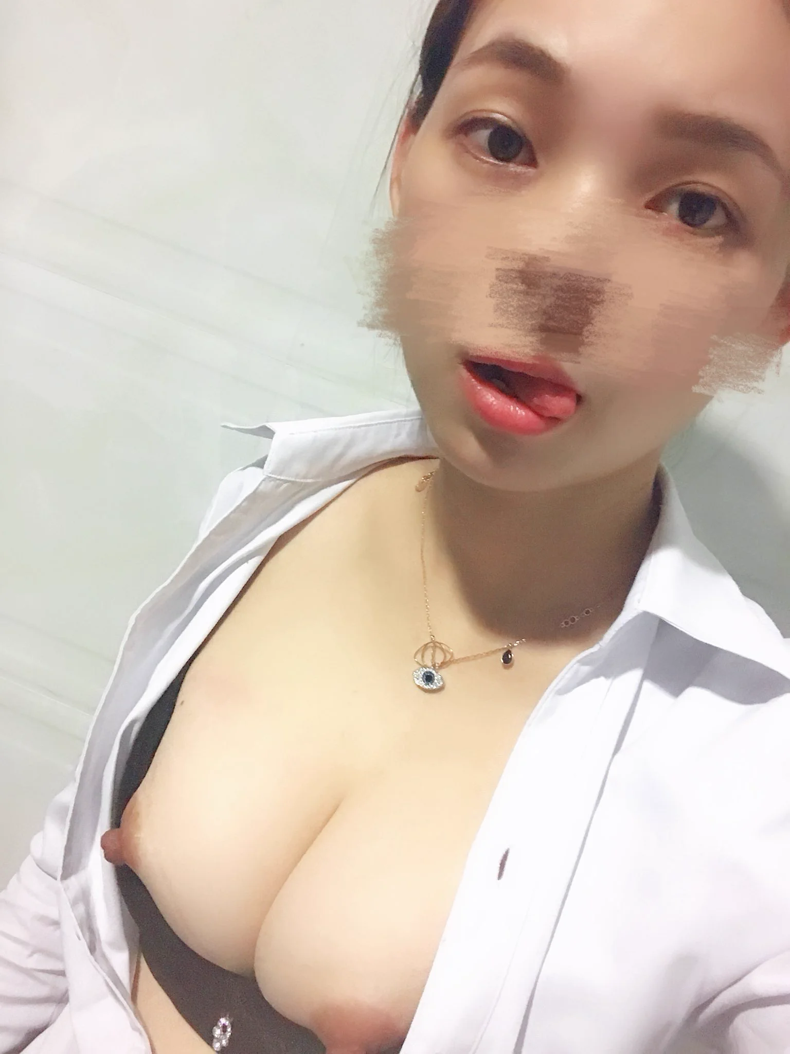 下班✌️ฅ՞•ﻌ•՞ฅ在公司厕所露出🌚拍个涩涩的照片给主人看٩(๑^o^๑)۶@luchu888888 https://t.co/GXdgY0GdTq