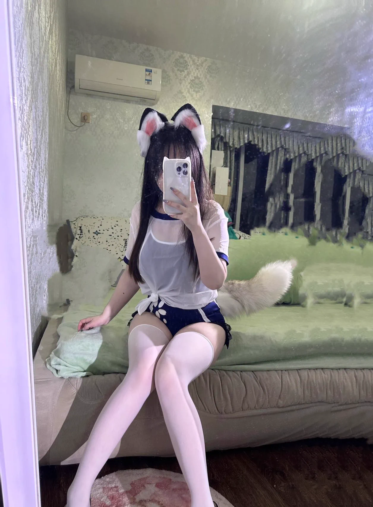 猜猜尾巴插哪里 https://t.co/mWdYd7jPH5