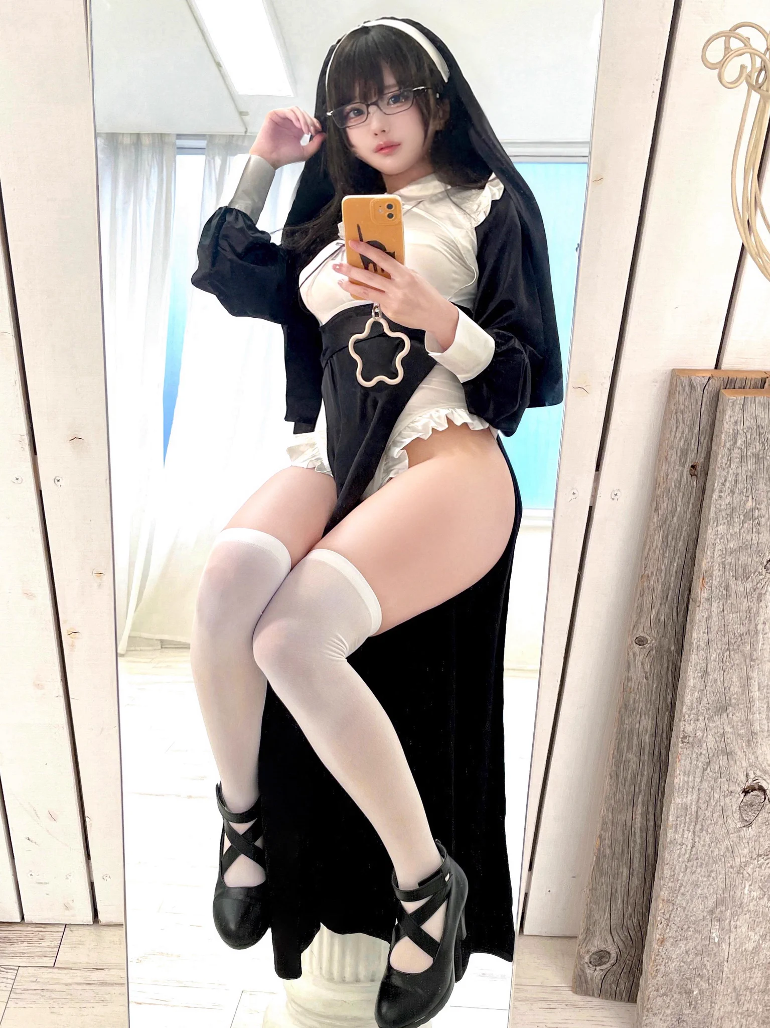 鏡越し ✞ https://t.co/hdhhDMp8NR
