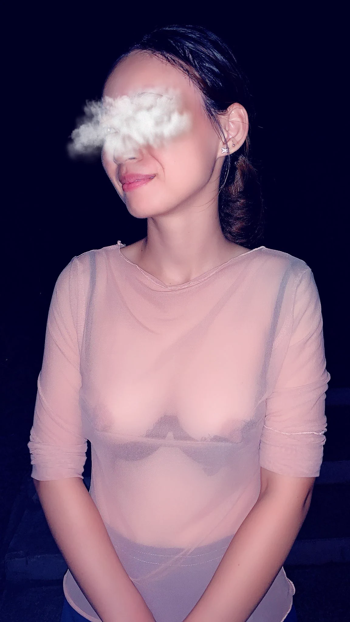 深夜爬山⛰️穿着一身透视加蕾丝内衣，一路上也有需要人夜爬😀小晴都湿透了@luchu888888 https://t.co/n9pD4FUm0e