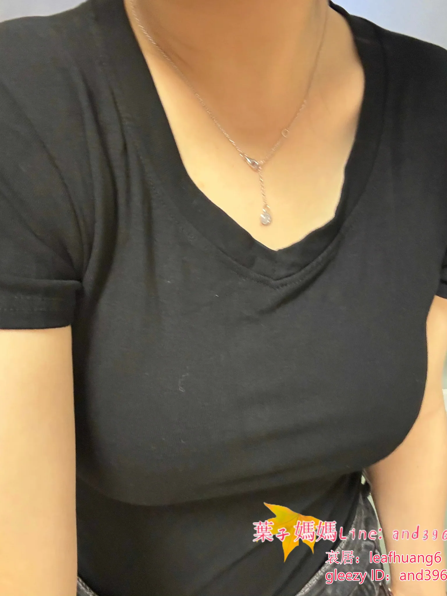 今天簡單出行 沒有高跟鞋的華麗 也沒有絲襪的加分 還有誰愛看 https://t.co/vfdVmNEGI9