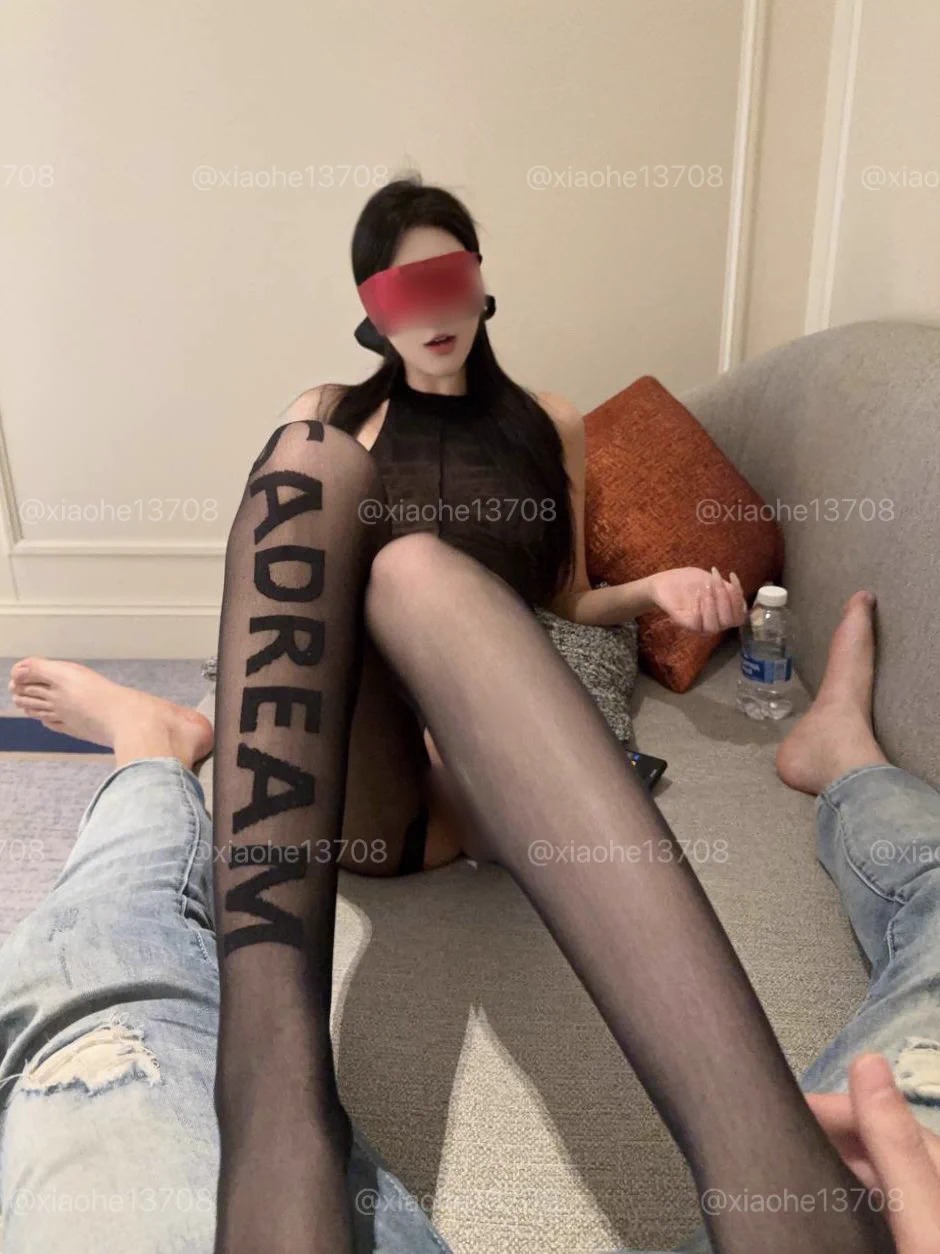 第一视角～骚母狗跪趴等操（被爸爸调教的时候已经湿的要顺着腿流下来了…@xybereum @xyberlabs @xyberdolls https://t.co/I3Asb6gSmH