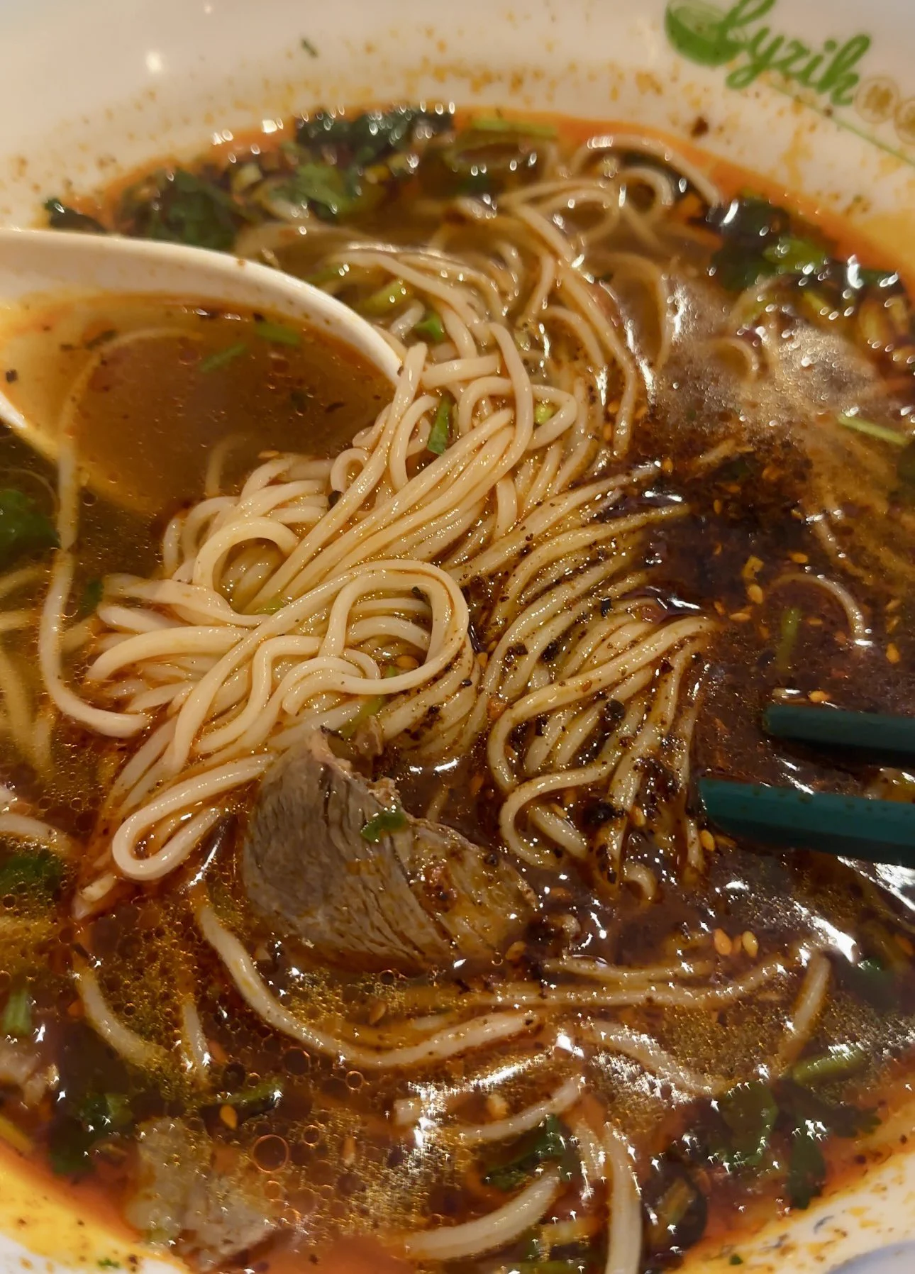 在新加坡饿了两天 又贵又难吃 最好吃的居然是兰州拉面呜呜 https://t.co/QzUaht0sBX