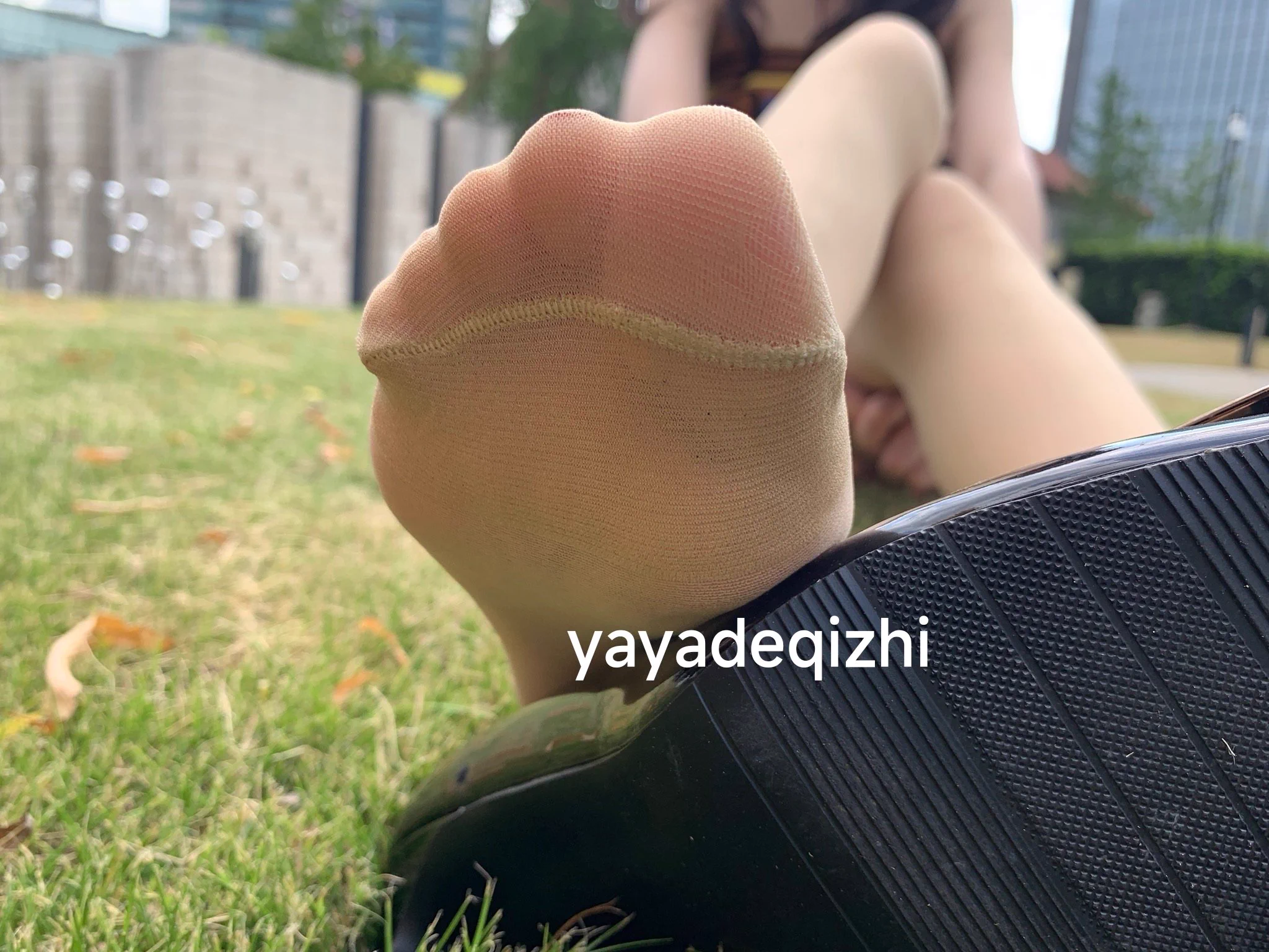 户外穿筒袜的话就很方便～ https://t.co/MywdZHsqgW