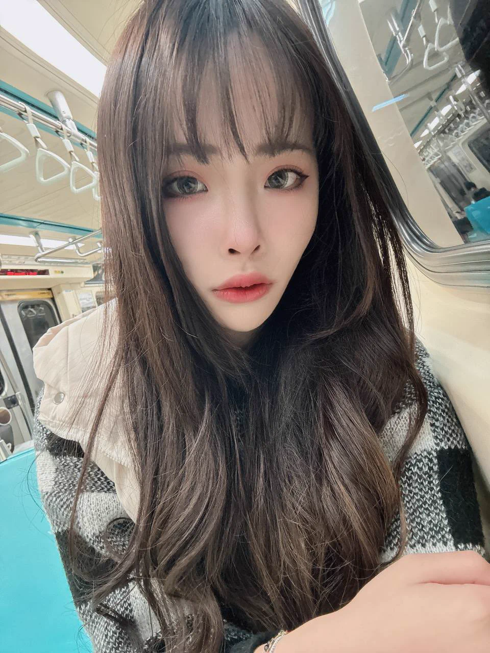 捷運上 來個巧遇可以嗎😗 https://t.co/TVqlLPEgqP